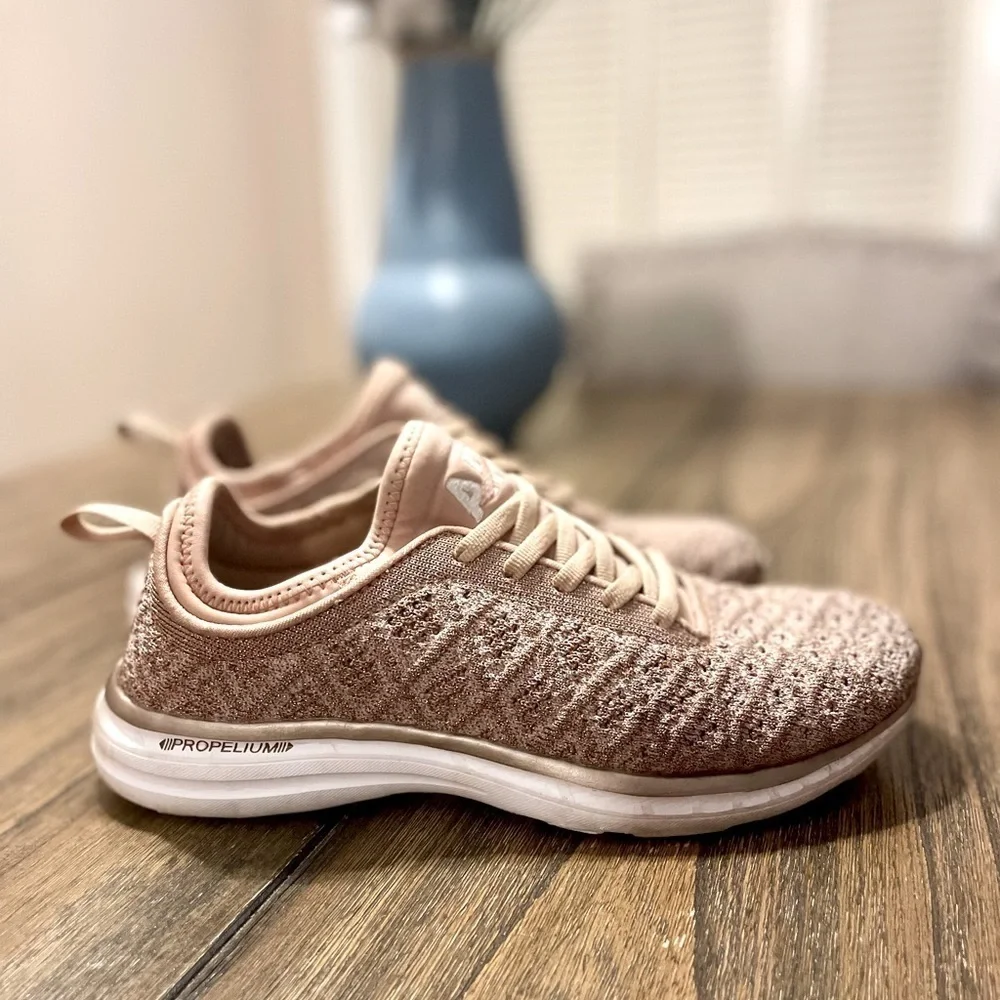 APL  Athletic Propulsion Lab Sneakers Shoes Techloom Phantom Rose Gold Size 7